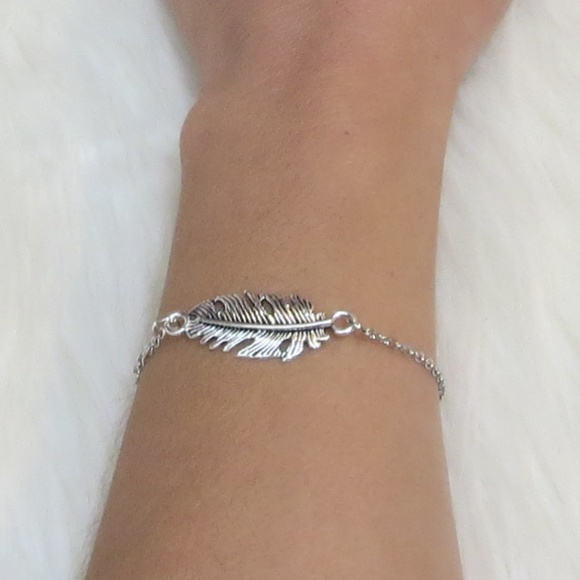 Brand NEW! Silver Feather Bracelet - Picture 3 of 3